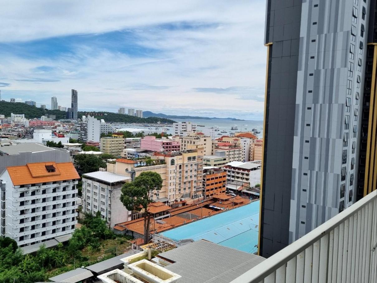 The Base Condo Center Of Pattaya Rooftop Swimming Pool Esterno foto