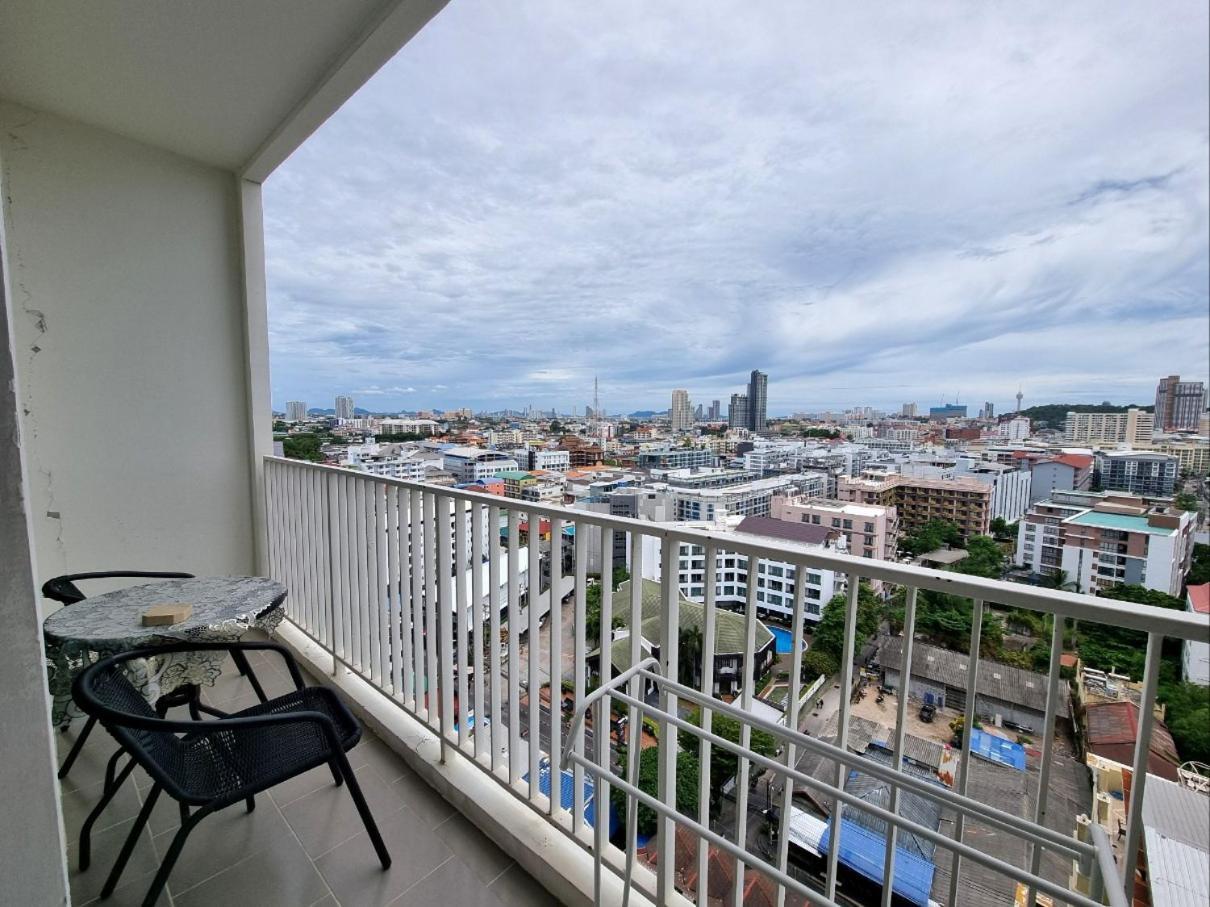 The Base Condo Center Of Pattaya Rooftop Swimming Pool Esterno foto